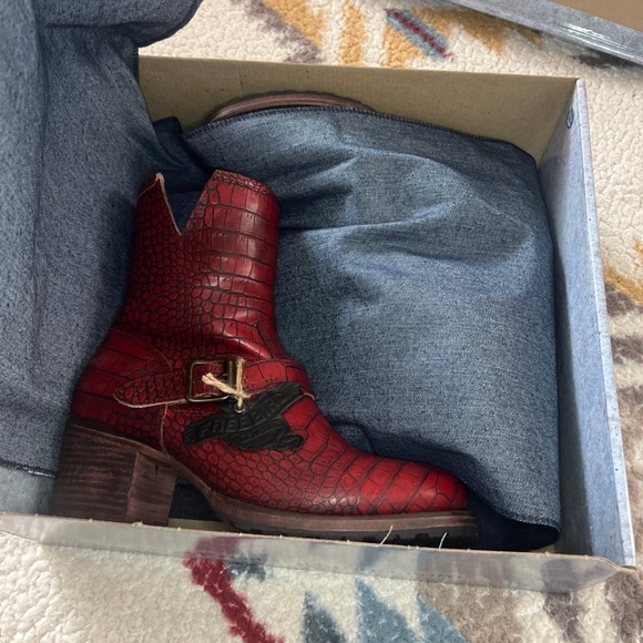 Freebird Boots •Carlito (size 9) Red - Picture 8 of 9